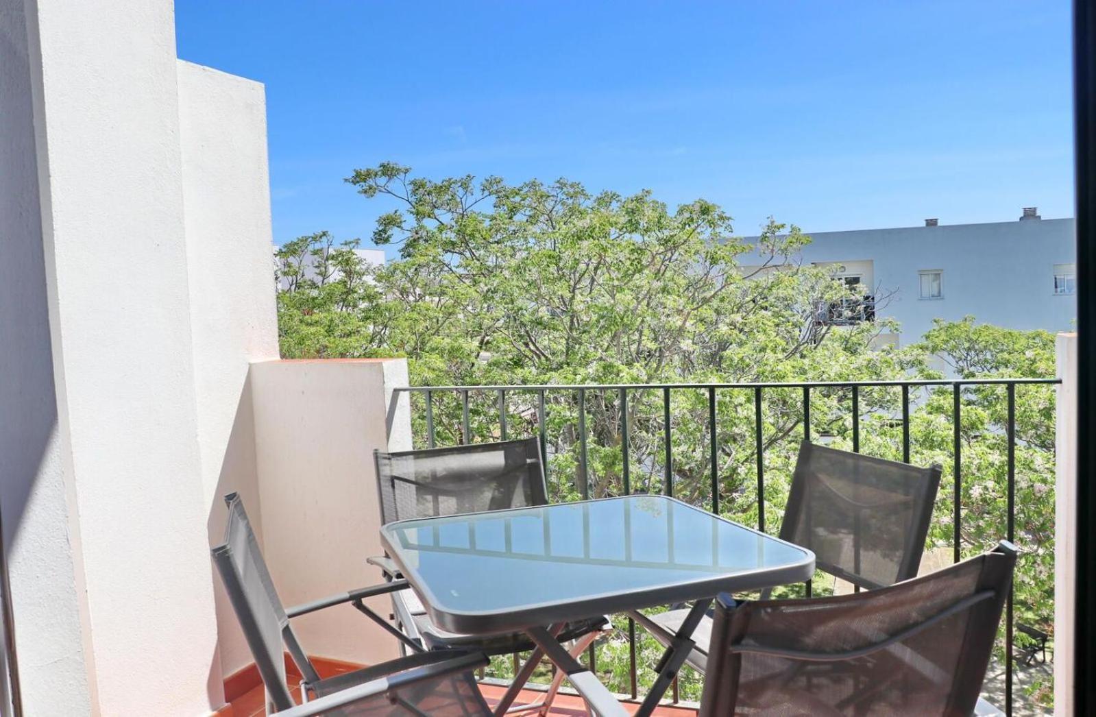 Apartamento Vistas Al Parque كونيل ذي لا فرونتيرا المظهر الخارجي الصورة