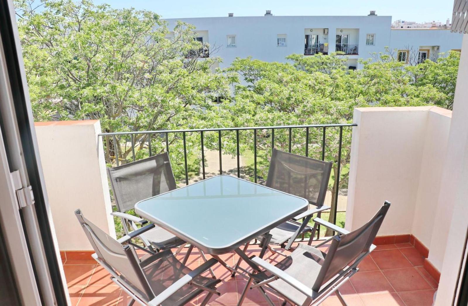 Apartamento Vistas Al Parque كونيل ذي لا فرونتيرا المظهر الخارجي الصورة