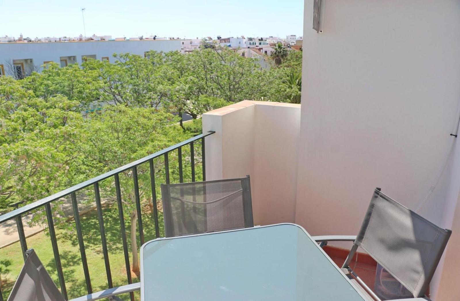 Apartamento Vistas Al Parque كونيل ذي لا فرونتيرا المظهر الخارجي الصورة