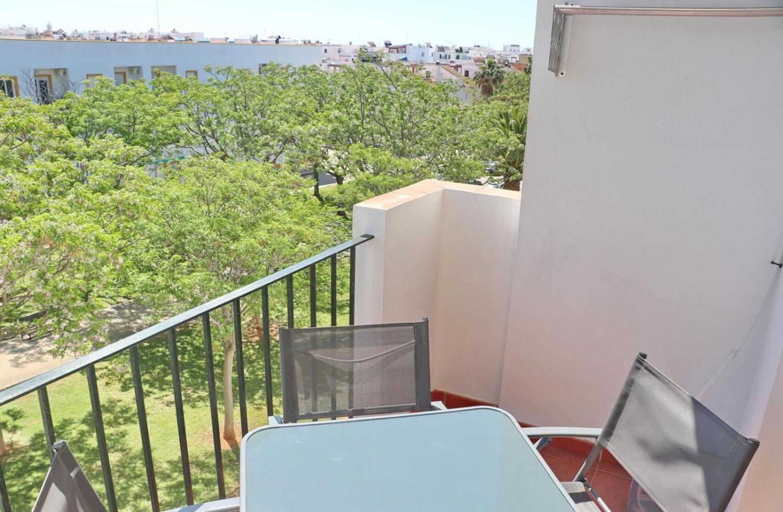 Apartamento Vistas Al Parque كونيل ذي لا فرونتيرا المظهر الخارجي الصورة